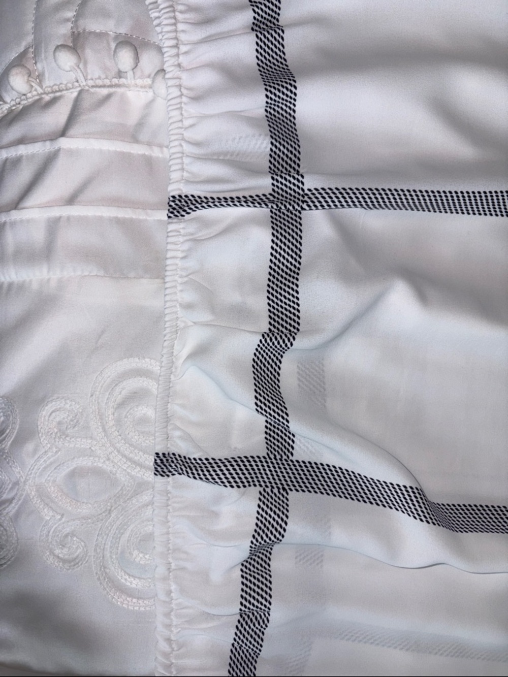 41HAWTHORNE White Windowpane Grid Blouse - Picture 2 of 7